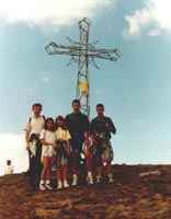 Przy krzy�u na Tarnicy w Bieszczadach